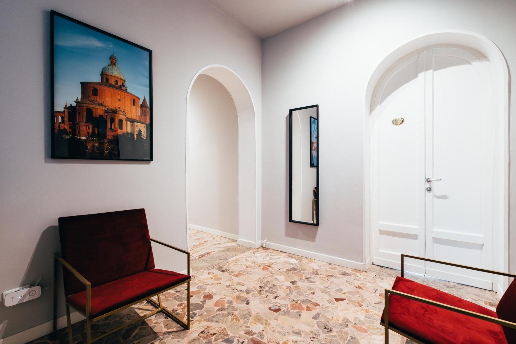 Bologna Suites - Private Bathroom מראה חיצוני תמונה