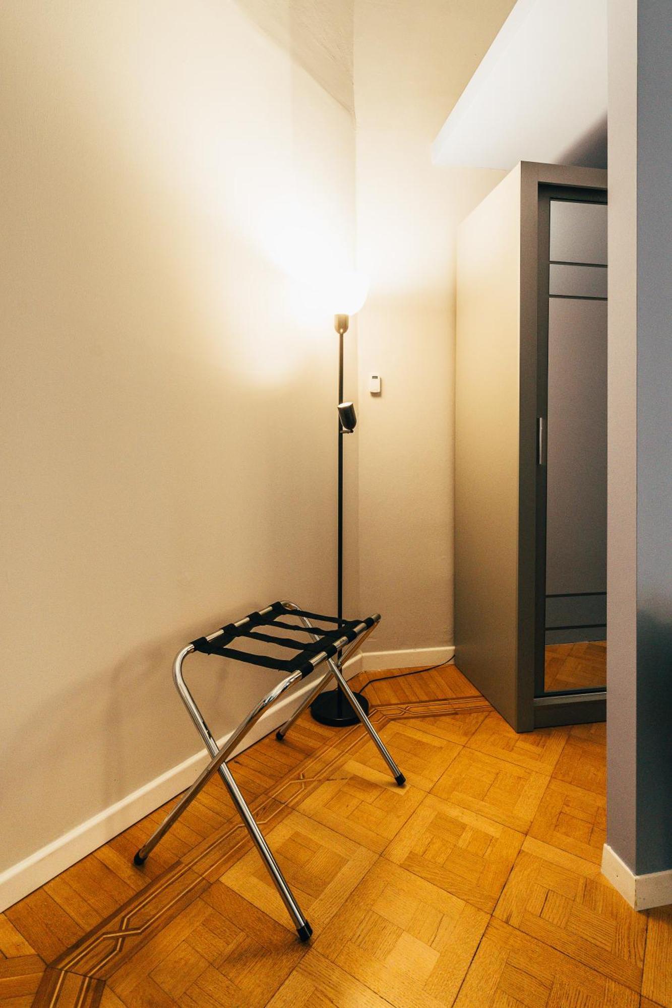 Bologna Suites - Private Bathroom מראה חיצוני תמונה