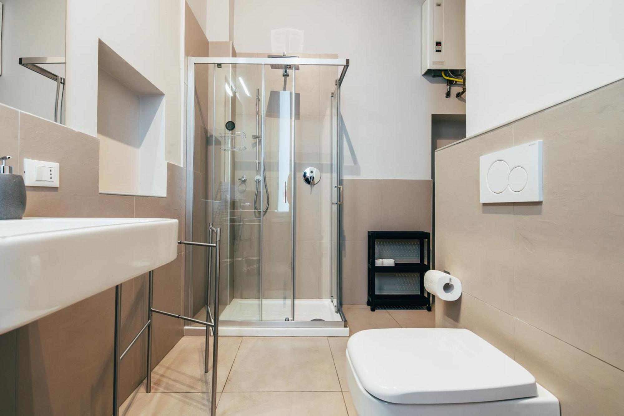 Bologna Suites - Private Bathroom מראה חיצוני תמונה