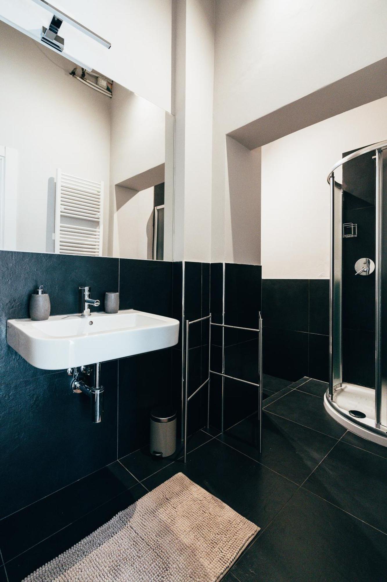 Bologna Suites - Private Bathroom מראה חיצוני תמונה