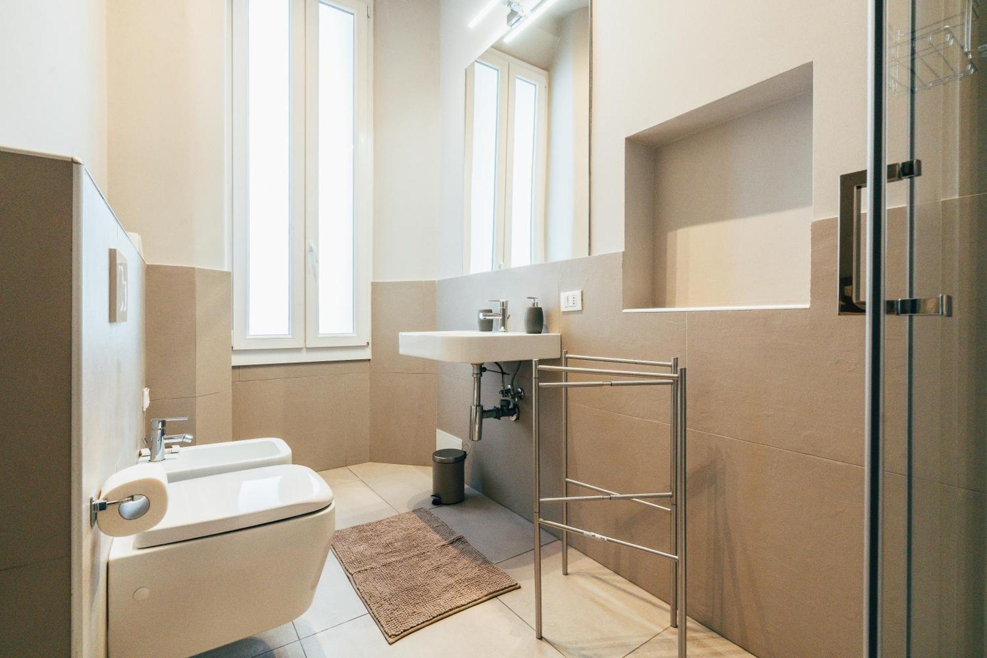 Bologna Suites - Private Bathroom מראה חיצוני תמונה